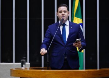 Em primeiro mês de mandato, Rodrigo Valadares defende pautas direitistas e faz oposição a Lula 