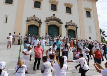 Lavagem das Escadarias da Igreja Matriz completa 15 anos com ato histórico