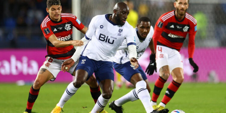 Al-Hilal surpreende e quer tirar mais um titular do Flamengo