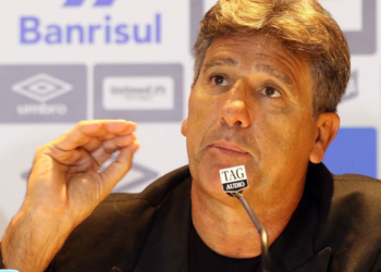 “Tem que comer banco, não joga nada faz tempo”; Torcida do Grêmio ferve na web e ‘pivota’ titular de Renato Gaúcho