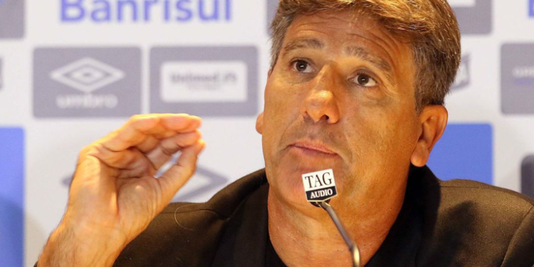 “Tem que comer banco, não joga nada faz tempo”; Torcida do Grêmio ferve na web e ‘pivota’ titular de Renato Gaúcho