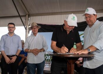 Banese assina contratos e financiamentos rurais durante Sealba Show