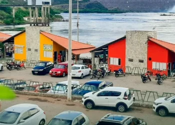 Orla de Canindé de São Francisco fica lotada no final de semana