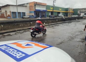 Defesa Civil emite alerta para chuvas nas próximas 24h