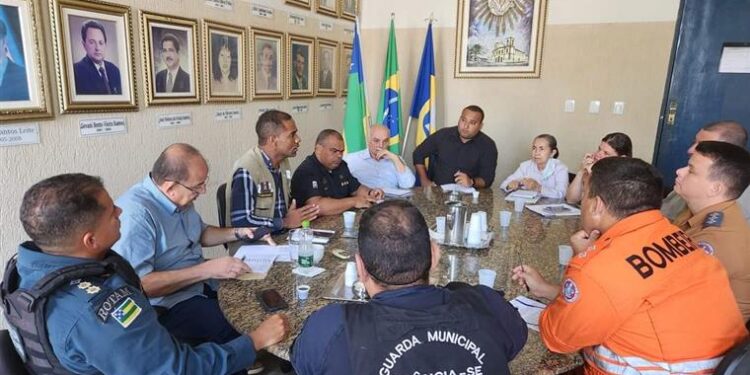 Prefeitura faz reunião com forças de segurança para tratar do Carnaval de Estância