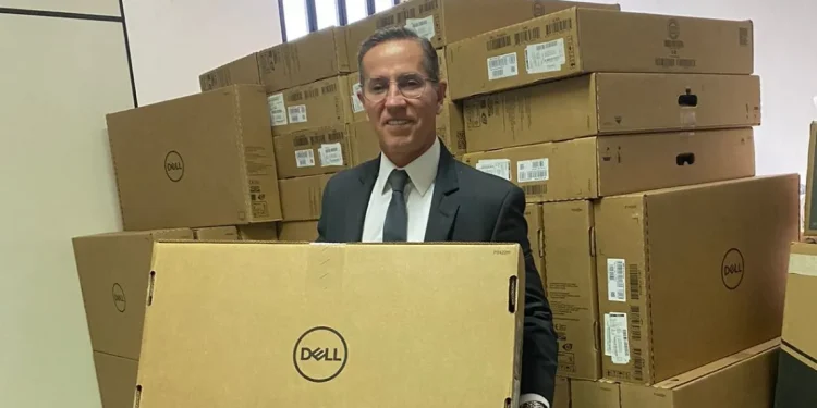 Nitinho reconhece parceria e agradece por chegada de 65 computadores à CMA