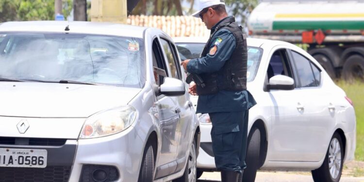 Operação de trânsito da Polícia Militar flagra sete condutores por direção veicular sob o efeito de bebidas alcoólicas no Carnaval