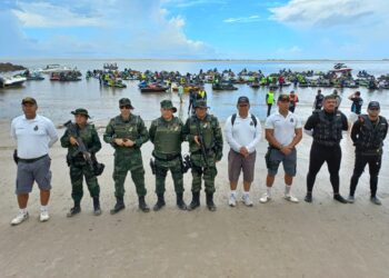 PM participa de operação conjunta com a Capitania dos Portos na Praia do Saco