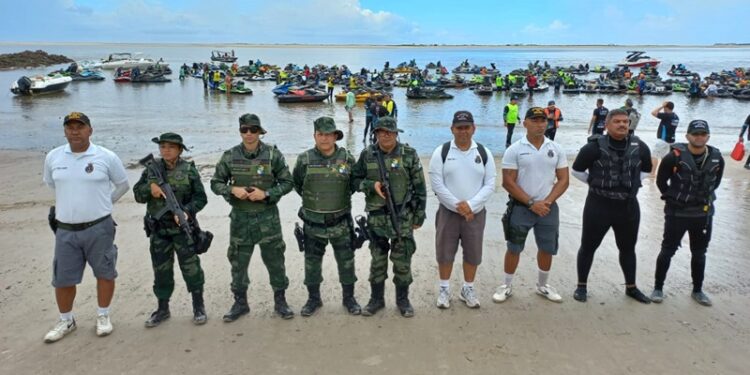PM participa de operação conjunta com a Capitania dos Portos na Praia do Saco