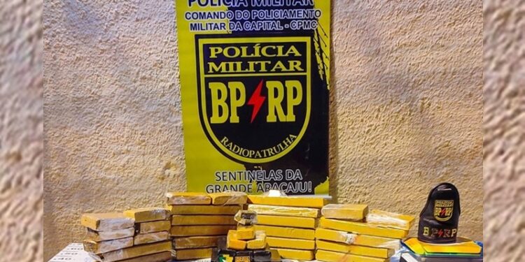 Policia Militar apreende drogas na Zona Sul em Aracaju