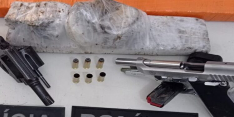 Operação conjunta apreende armas e drogas em Moita Bonita