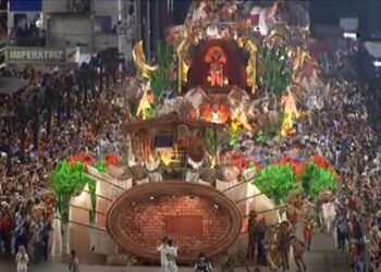 Imperatriz Leopoldinense é campeã do Carnaval do Rio após jejum de 22 anos