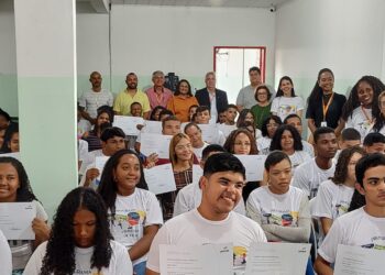 Senac entrega mais de 70 certificados para jovens do Conjunto Jardim, em Socorro