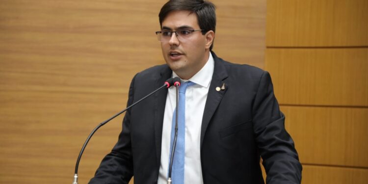 Possível candidatura de Talysson em Areia Branca assusta governistas