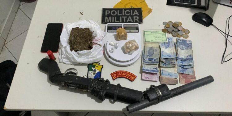 Polícia Militar prende dois homens por tráfico de drogas em Salgado