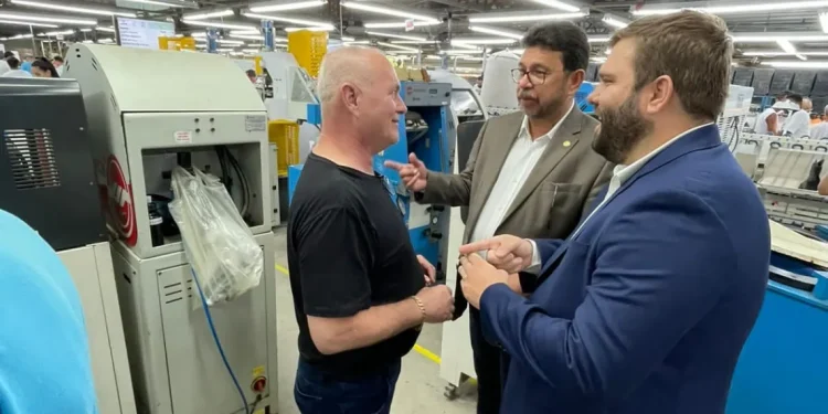 Equipe do Governo busca indústria calçadista em Santa Catarina para se instalar no município de Carira