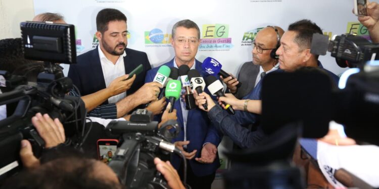 Em posse da Fames, governador fala sobre união entre Estado e municípios