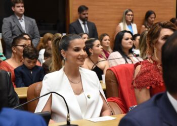 Drª Lidiane Lucena toma posse em seu 1º mandato de deputada estadual por Sergipe