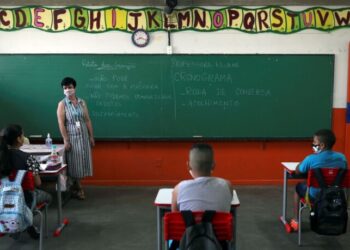 MEC divulga nova tabela para salário educação