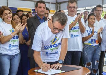 Fábio assina ordens de serviço e anuncia investimentos em Boquim na primeira edição do ‘Sergipe é aqui’