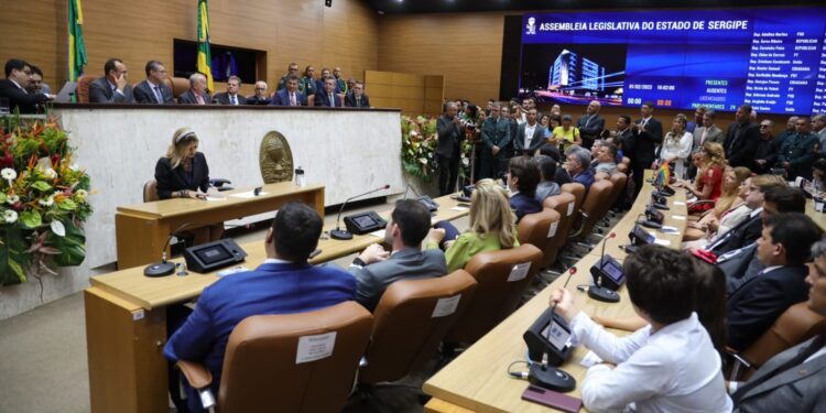 Posse de deputados marca início da 20ª Legislatura na ALESE
