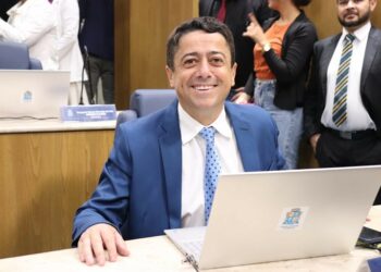 “Retornamos para continuar trabalhando e pensando nos aracajuanos”, reforçou Fabiano na primeira Sessão do ano