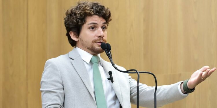 “Aracaju está crescendo com planejamento de 1995”, declara Breno Garibalde