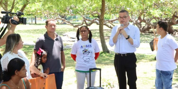 “Autistas têm dificuldades para usar transporte público, privado e de app”, lamenta Eduardo Lima