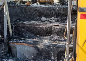 Incêndio em garagem atinge dois ônibus em Tobias Barreto