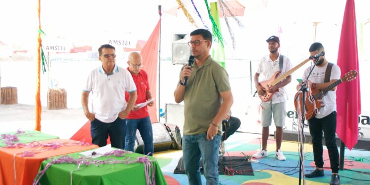 Prefeito Alberto Macedo divulga programação completa do carnaval da Barra dos Coqueiros
