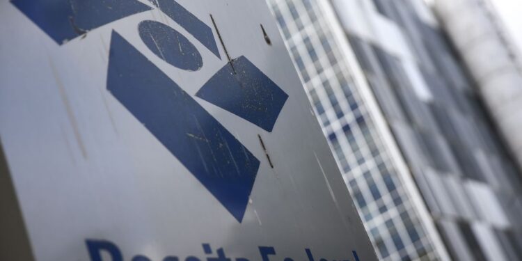 Receita passa a permitir quitação de débitos com cartão de crédito