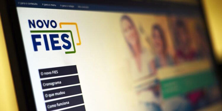 Fies: termina hoje prazo para complementação de dados de inscrição