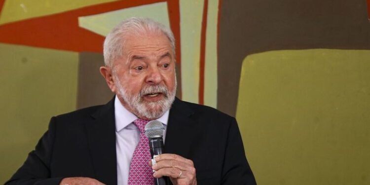 Apesar de criticar Bolsonaro, Lula mantém nível de sigilo em informações do governo