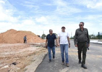 Prefeito Edvaldo inspeciona obras da Perimetral Oeste e das Mangabeiras