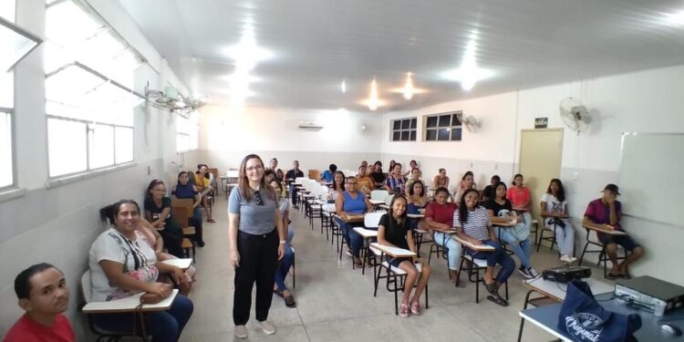 Com cursos de qualificação, Fundat capacita aracajuanos para o mercado de trabalho