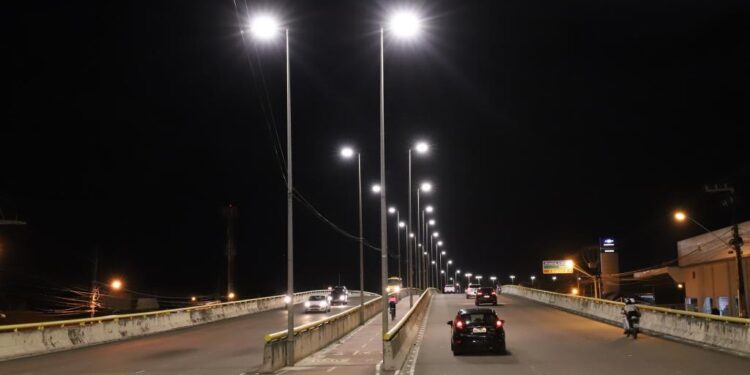Modernização do parque de iluminação pública de Aracaju chega a 94,5%