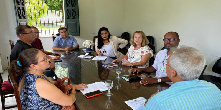 Prefeitura de São Cristóvão e IFS renovam termo de cooperação para garantia de transporte dos estudantes do município