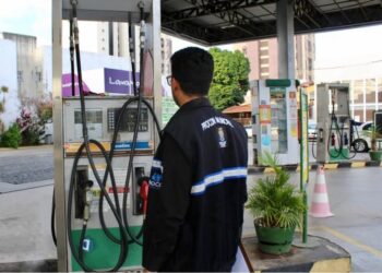 Em nova pesquisa, Procon Aracaju aponta variações nos preços dos combustíveis