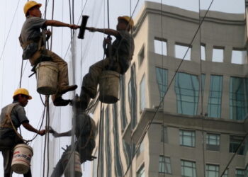 Setor de serviços cresce 8,3% em 2022 e recupera o maior patamar da história