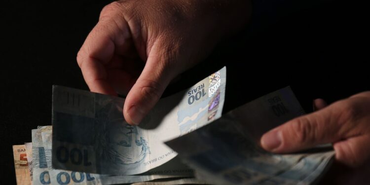 Governo retoma consignado do Bolsa Família com novas regras