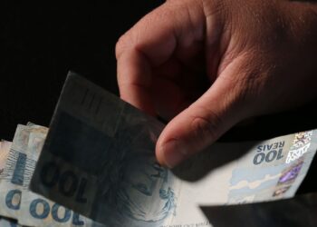 Beneficiários com NIS de final 6 recebem o Bolsa Família