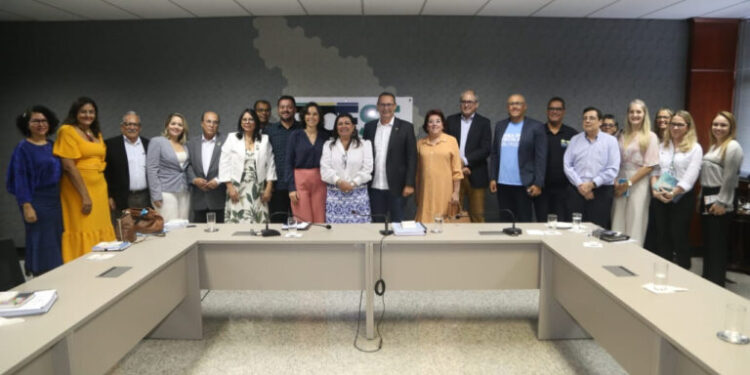 Pacto pela Educação debate formas de otimizar uso de recursos do Fundeb em SE
