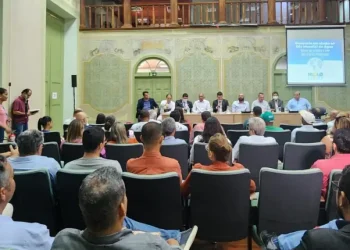 Deputado Paulo Júnior abre debate sobre PPP da Deso com seminário