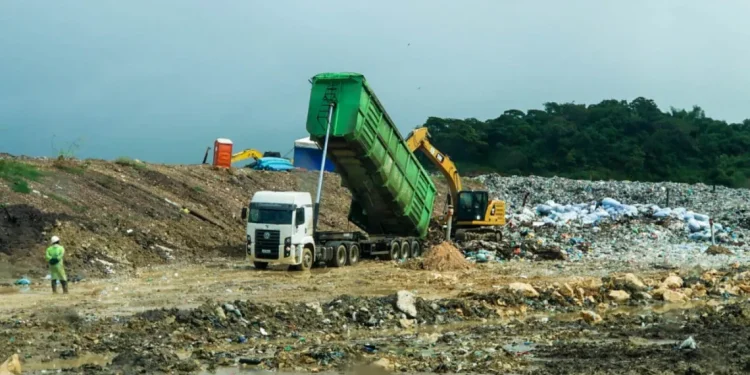 Justiça suspende interdição de aterro sanitário e retoma coleta de lixo no município de Aracaju