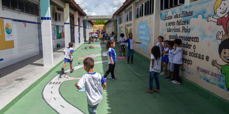 Estado intensifica ações de busca ativa no intuito de coibir evasão escolar