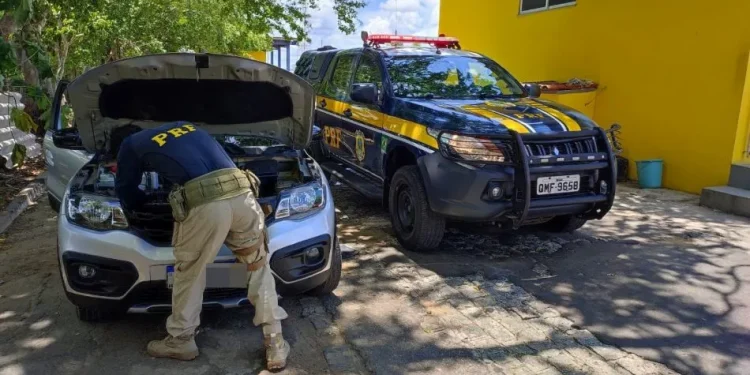 Carro roubado na Bahia é recuperado pela PRF em areia Branca