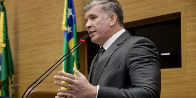 Cristiano solicita melhorias na rodovia que liga Capela a Dores