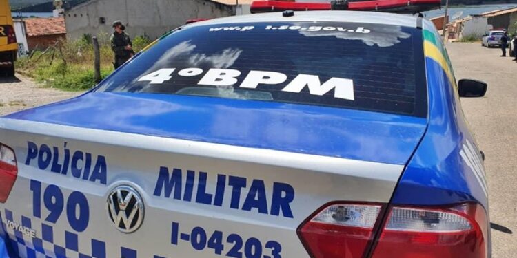 Polícia Militar identifica homem com mandado de prisão em aberto em Simão Dias