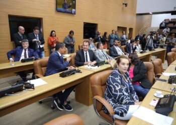 Aprovado PL do Executivo que beneficia pessoas com HIV/AIDS