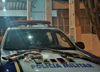 PM prende suspeito por tráfico de drogas e apreende três espingardas em Canindé